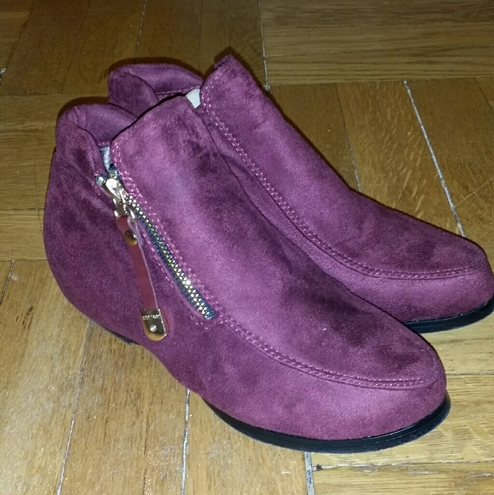 Women's ankle boots.